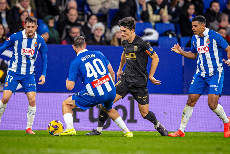 Espanyol vs Valencia CF (03:30 &#8211; 19/12) | Xem lại trận đấu